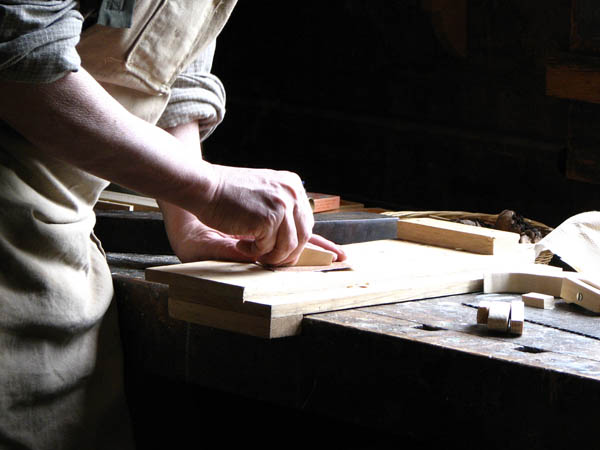 Nacemos de la influencia y formaciÃ³n  heredada en el sector de la <strong>carpinterÃ­a de madera y ebanisterÃ­a  en Arantza.</strong>